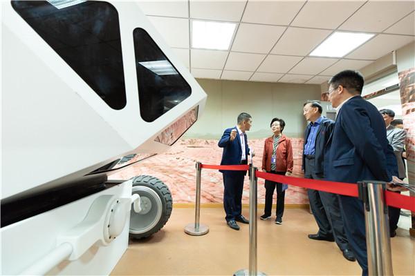 参观实验室3.jpg